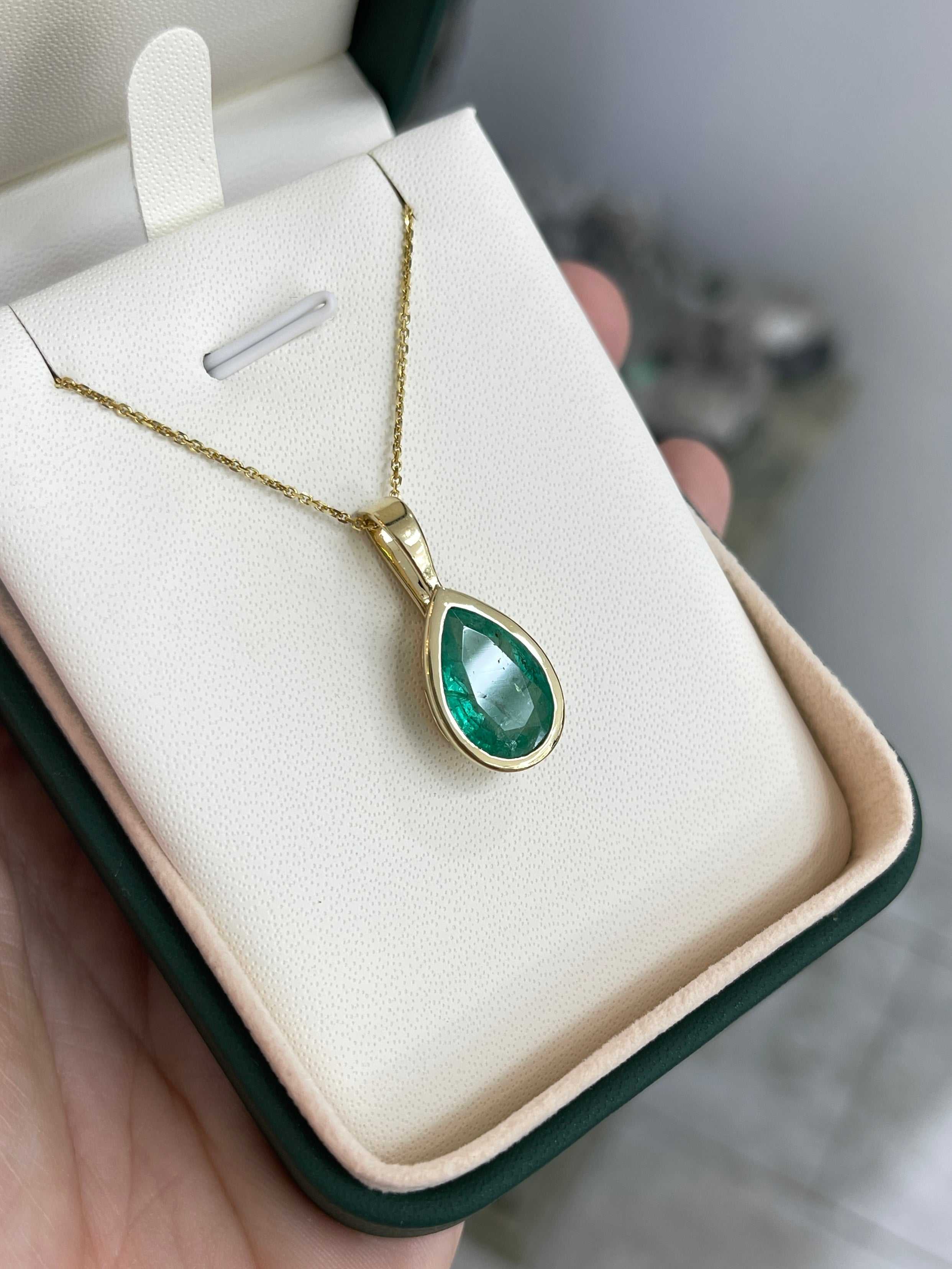 4.90 Carat Colombian Emerald Bezel Set Necklace 14K - JR Colombian Emeralds