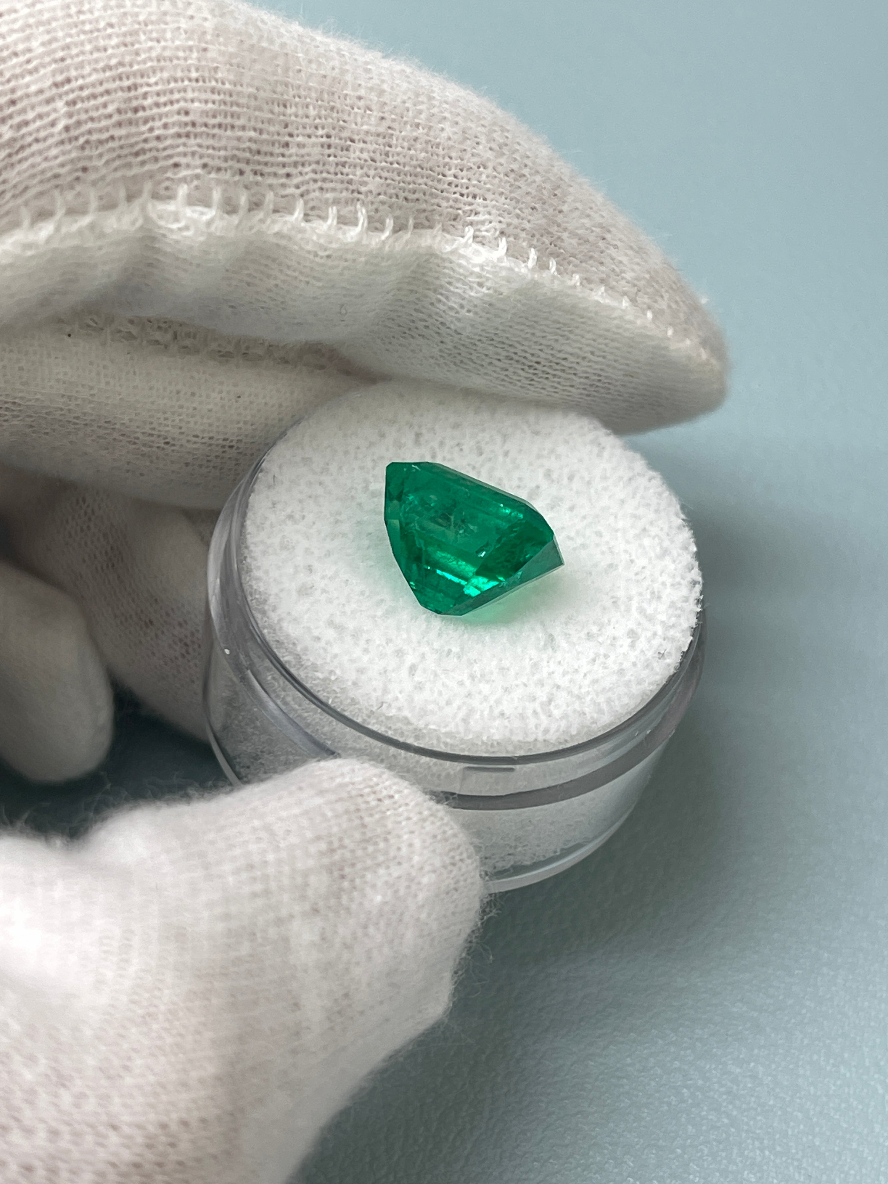 5.02 Carat 11x9 AAA+ Classic Green Natural Loose Colombian- Emerald Cut - JR Colombian Emeralds