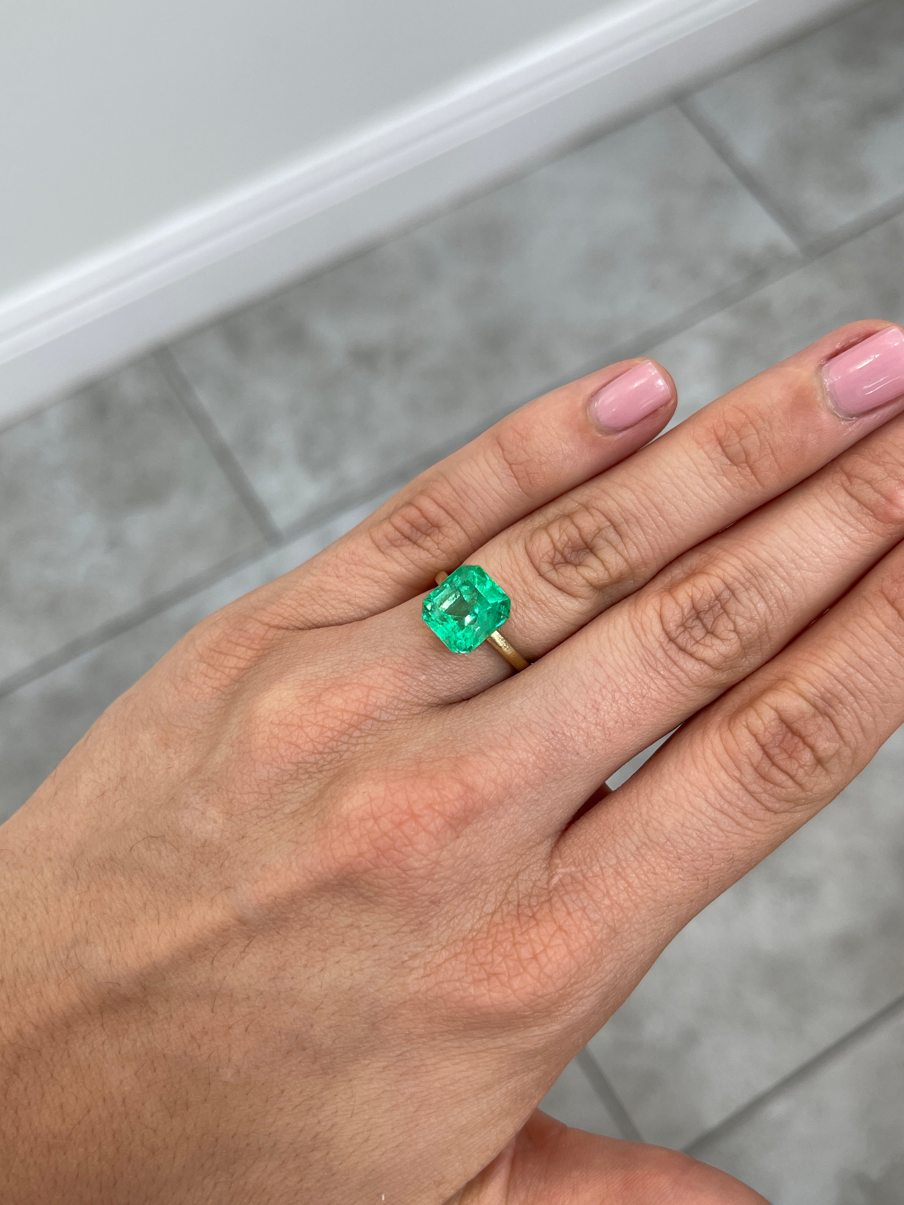5.29 Carat 10.5x10 Vibrant Loose Colombian Emerald-Asscher Cut - JR Colombian Emeralds