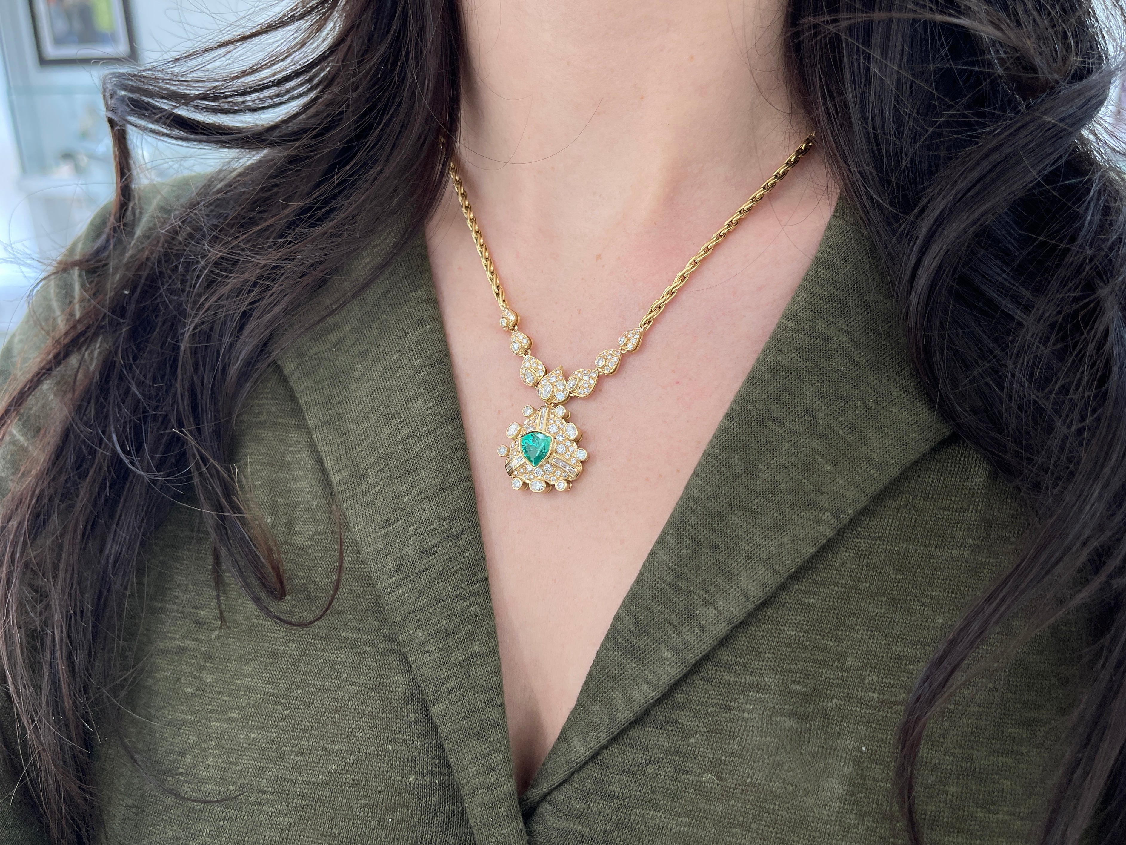 Vintage 1980s Colombian Emerald & Diamond Necklace 18K Gold – 6.28 TCW Trillion-Cut AAA Natural Emerald - JR Colombian Emeralds