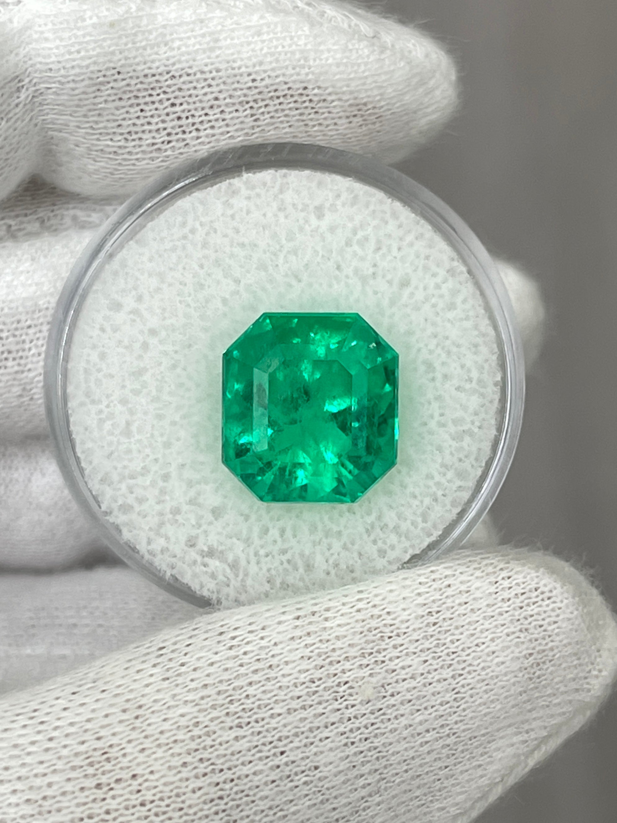 7.37 carat Muzo intense green Colombian emerald loose Asscher cut gemstone from JR Colombian Emeralds