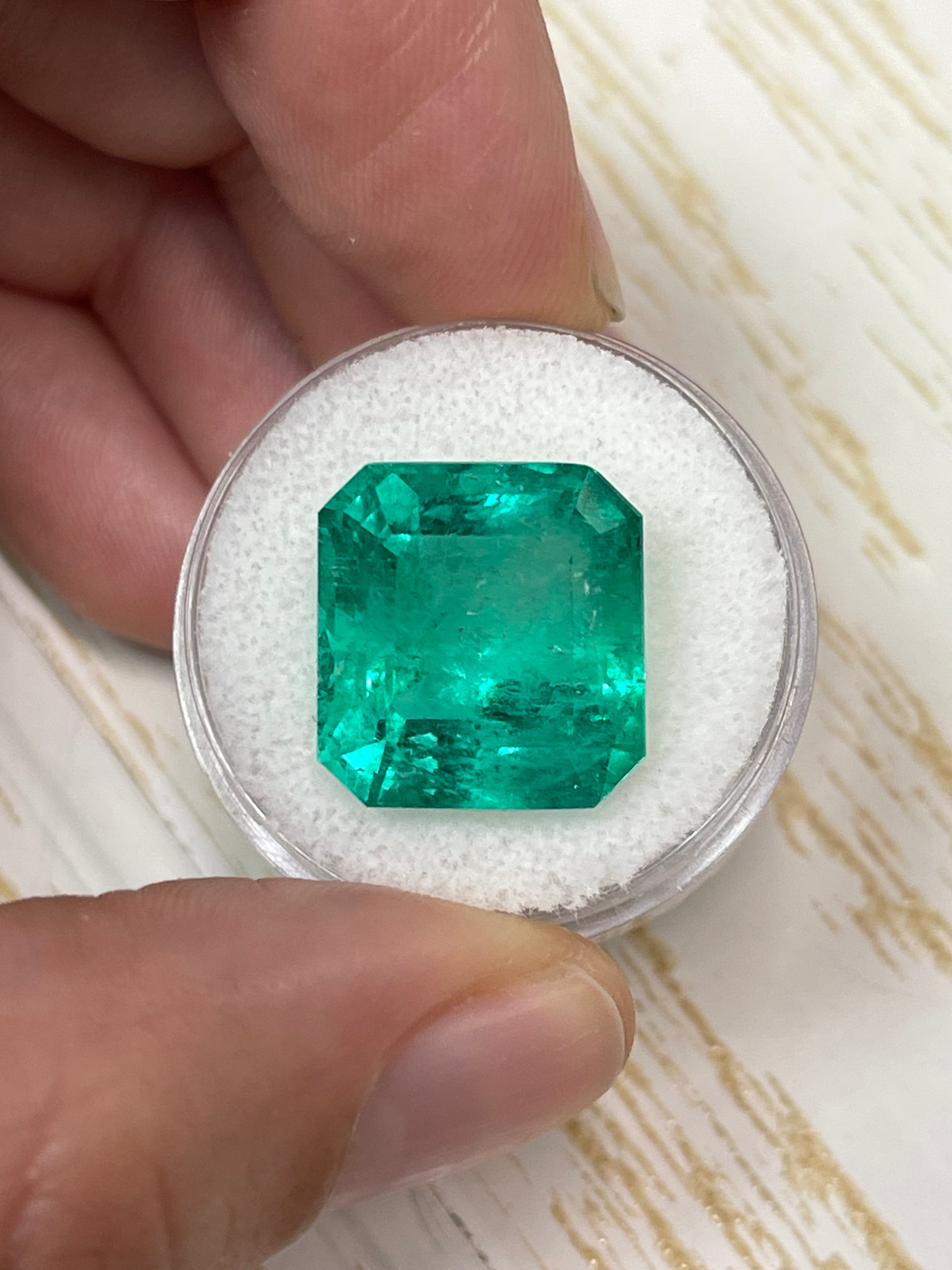 Large 15.28-carat Colombian emerald with GIA certificate, emerald cut, loose gemstone from JR Colombian Emeralds.