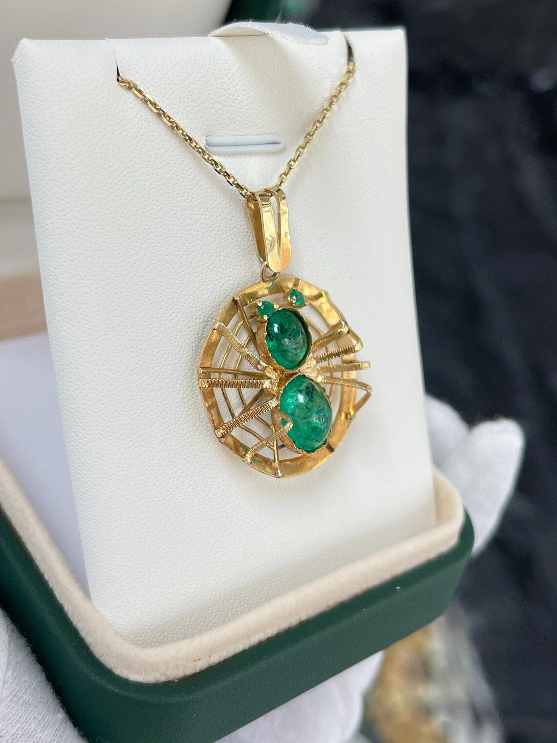 5.23ct Colombian Emerald Cabochon Oval Spider Pendant Necklace