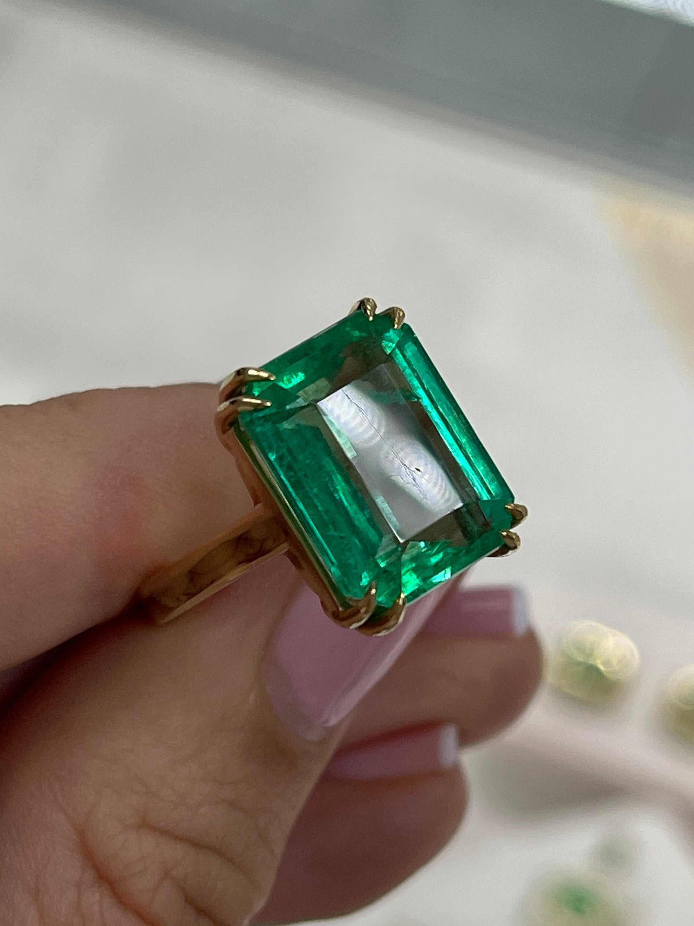 10.58cts GIA Certified Large Statement Colombian Emerald Solitaire Ring 18K - JR Colombian Emeralds