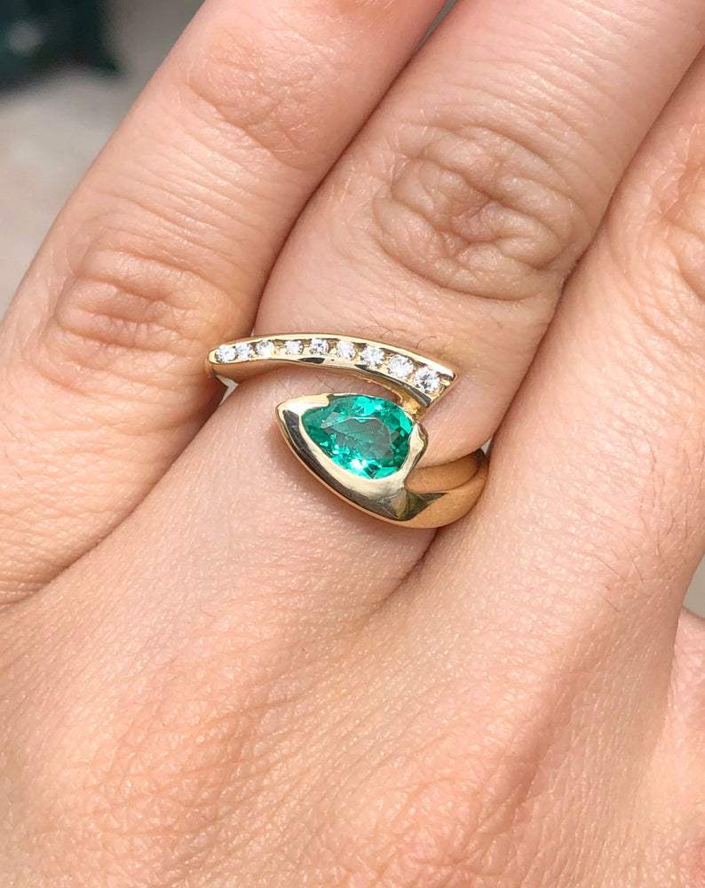 1.49tcw High Quality Pear Shape Genuine Emerald & Diamond Curved Statement Ring 14K Gold