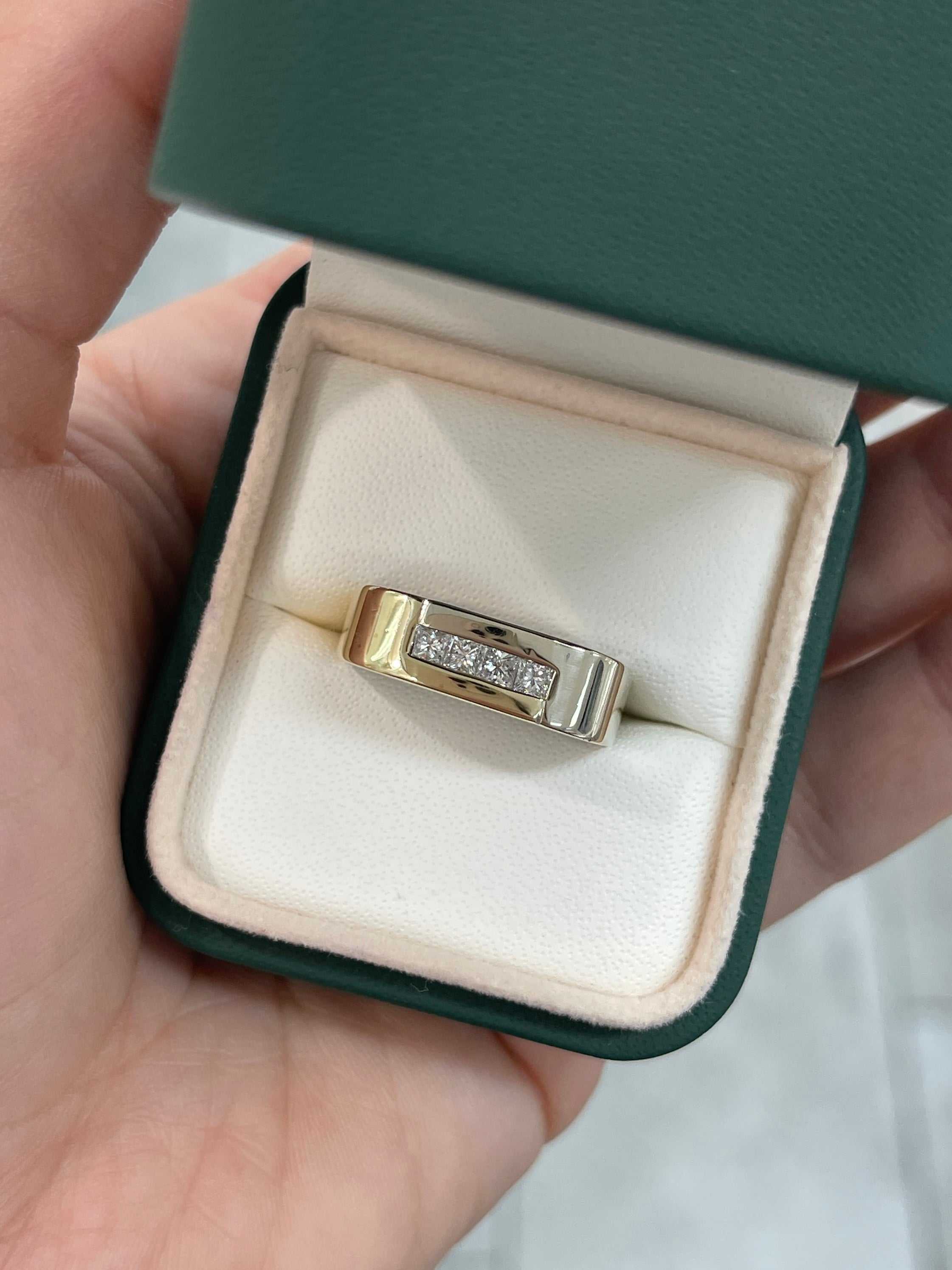 Anello da mignolo da uomo con diamanti bicolori a taglio princess, 14 carati