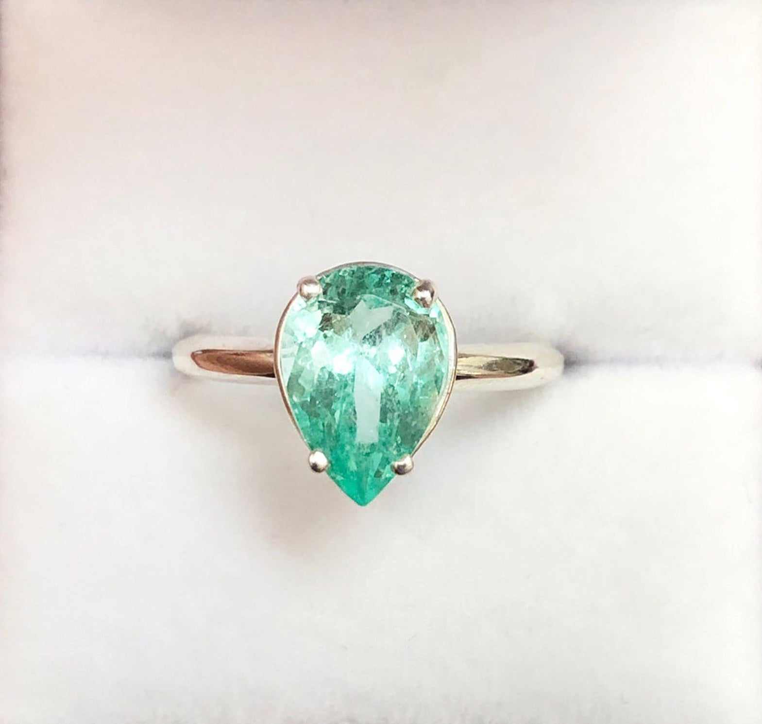 1.90 Carats Teardrop Pear Emerald Solitaire Silver Ring 925