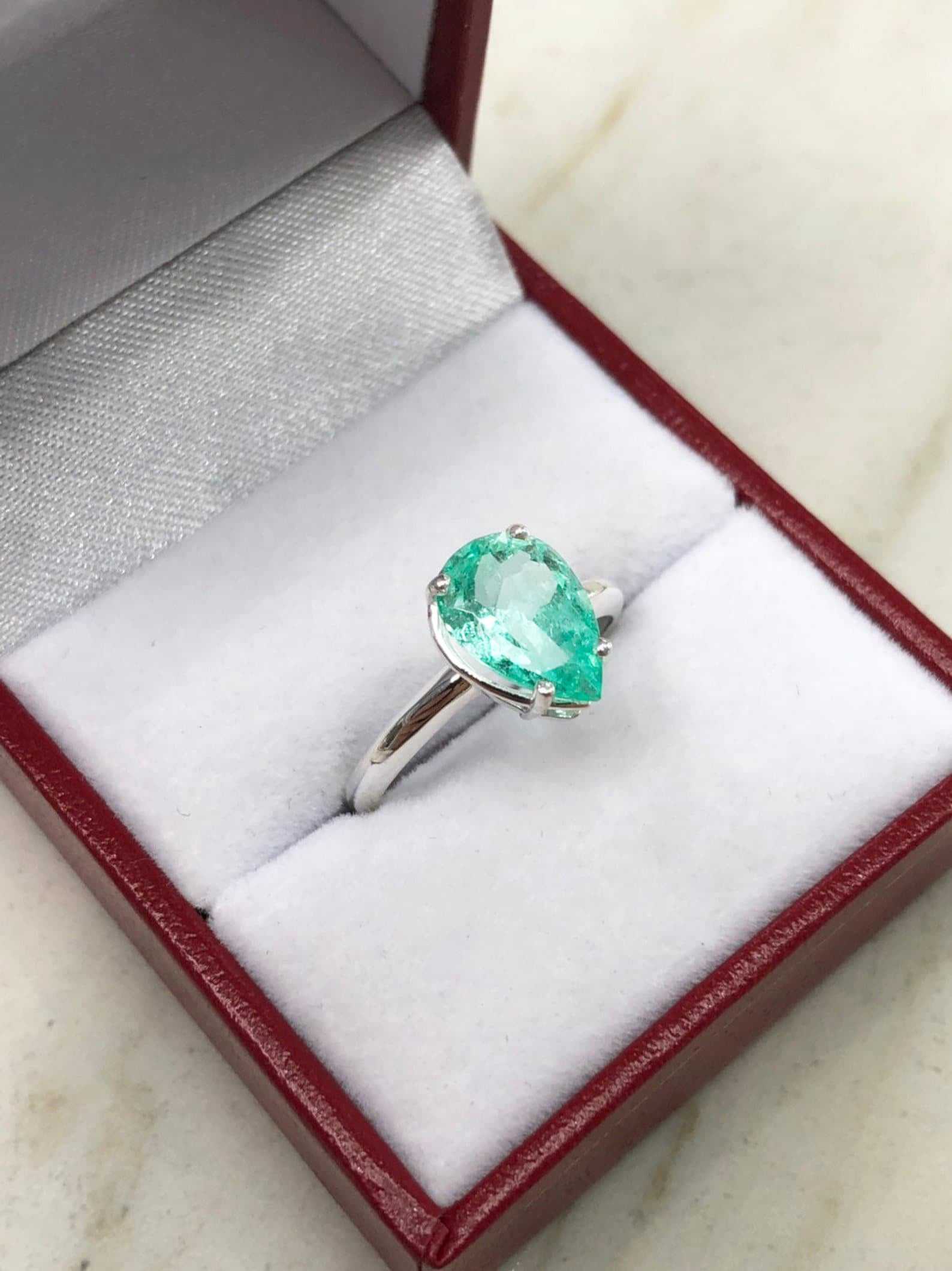 1.90 Carats Teardrop Pear Emerald Solitaire Silver Ring 925