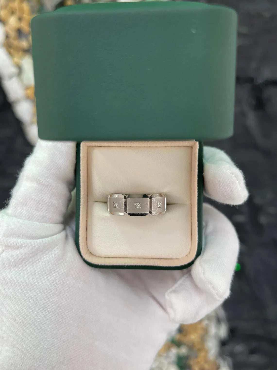 Sterling silver men's wedding band with a 0.25ct palladium princess cut diamond from JR Colombian Emeralds.
