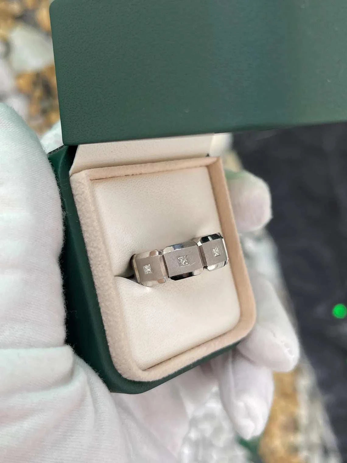 Sterling silver men's wedding band with a 0.25ct palladium princess cut diamond from JR Colombian Emeralds.
