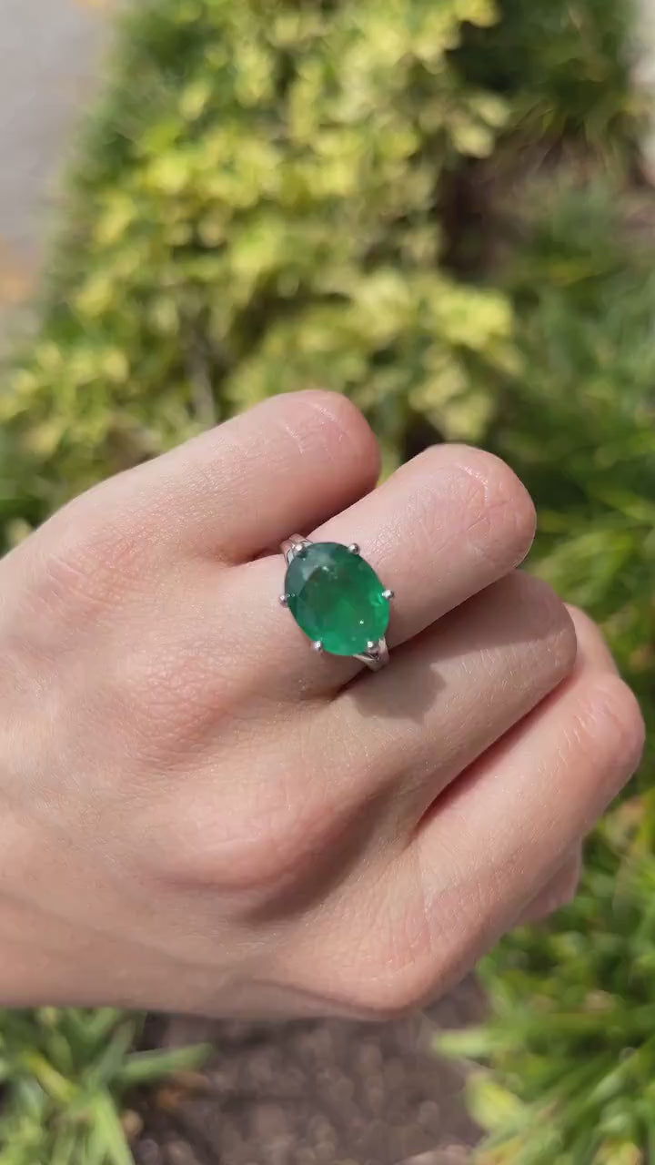 Natural Oval Cut Emerald Ring in White Gold, 6.20 Carats, East-West Setting