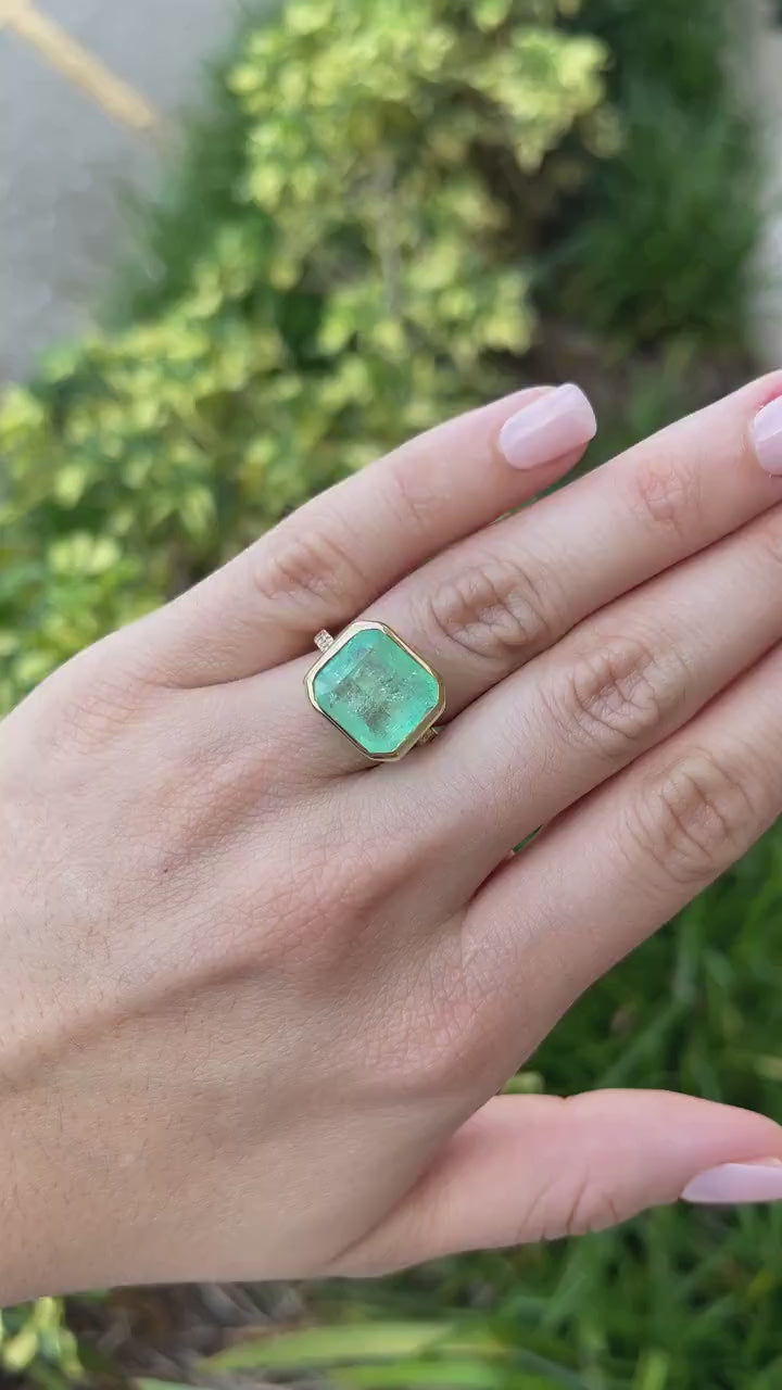 8.04tcw 18K Gold Spring Large Light Green Brilliant Round Cut Emerald Diamond Shank Accent Ring