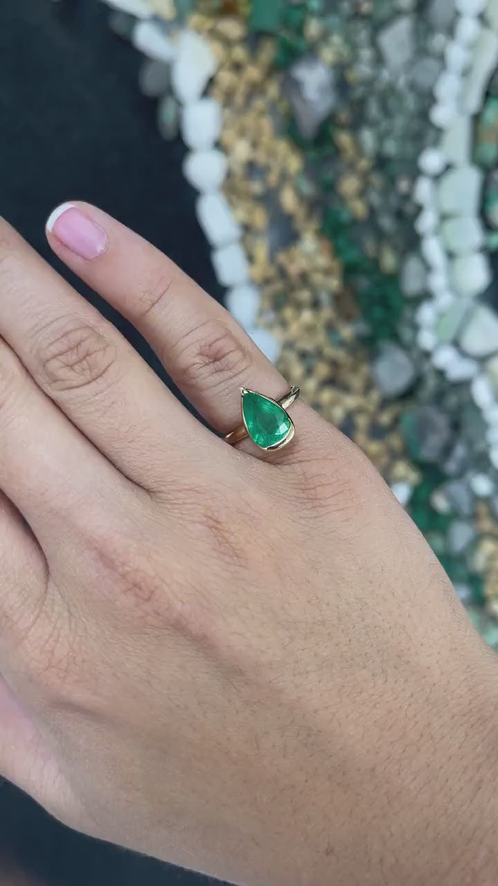 3.10ct 18K Lustrous Rich Dark Green Emerald Pear Cut Solitaire Gold Ring