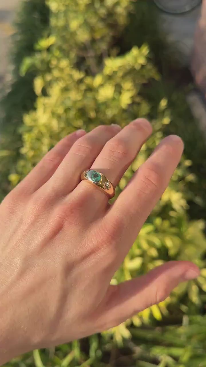 0.80tcw 18K Gold Vivid Round Cut Emerald & Diamond Accent Unisex Statement Ring