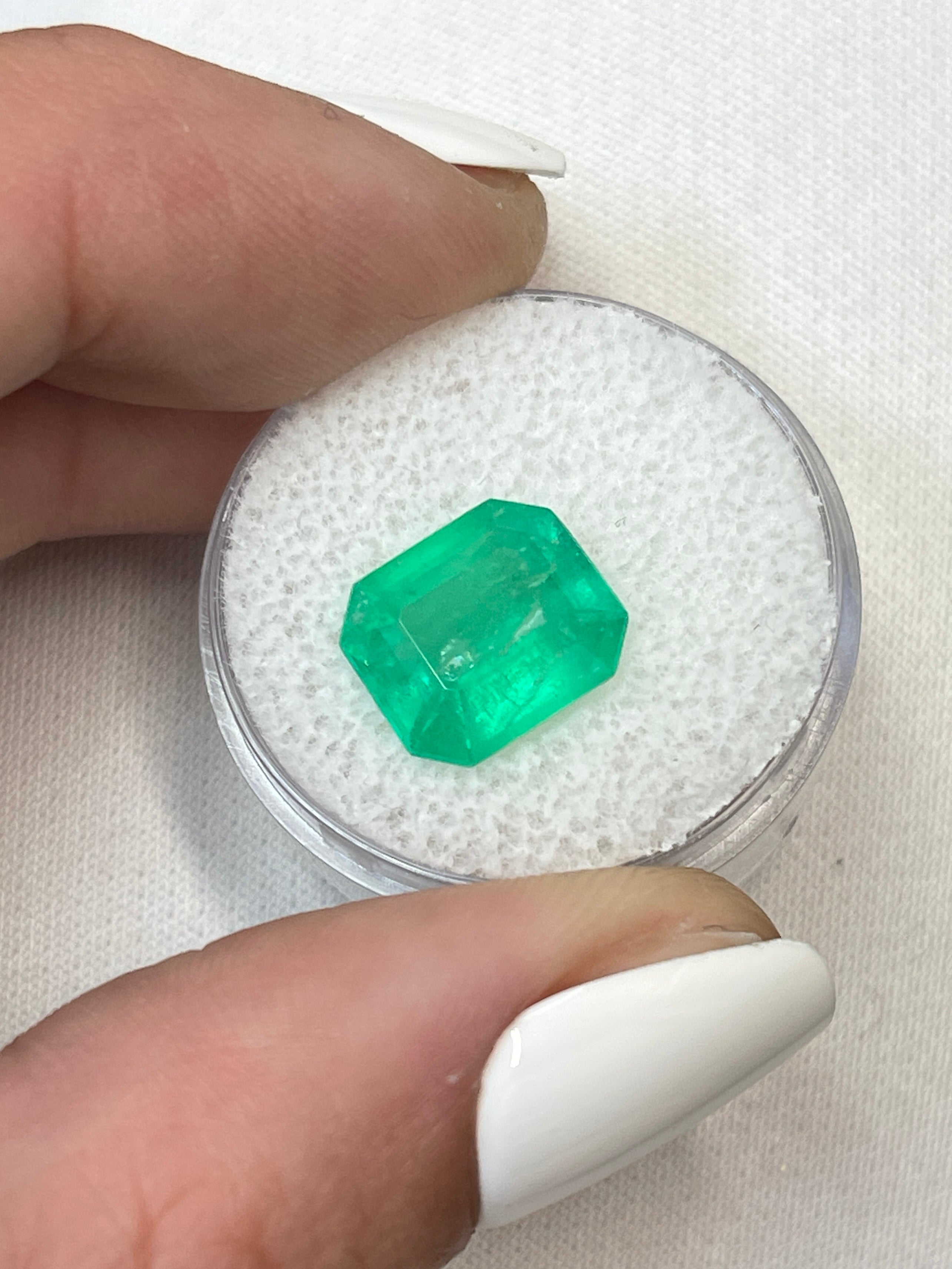 4.55 Carat Loose Colombian Emerald - Stunning Neon Green Emerald Cut Gem