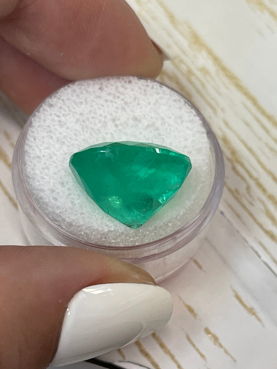 Authentic 13.19 Carat Oval Colombian Emerald in Medium Green