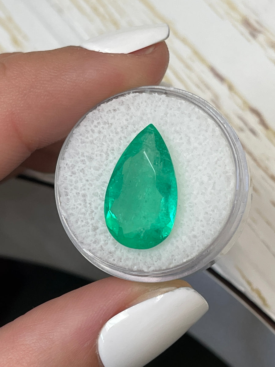Natural Colombian Emerald - 7.94 Carat Pear Cut Beauty