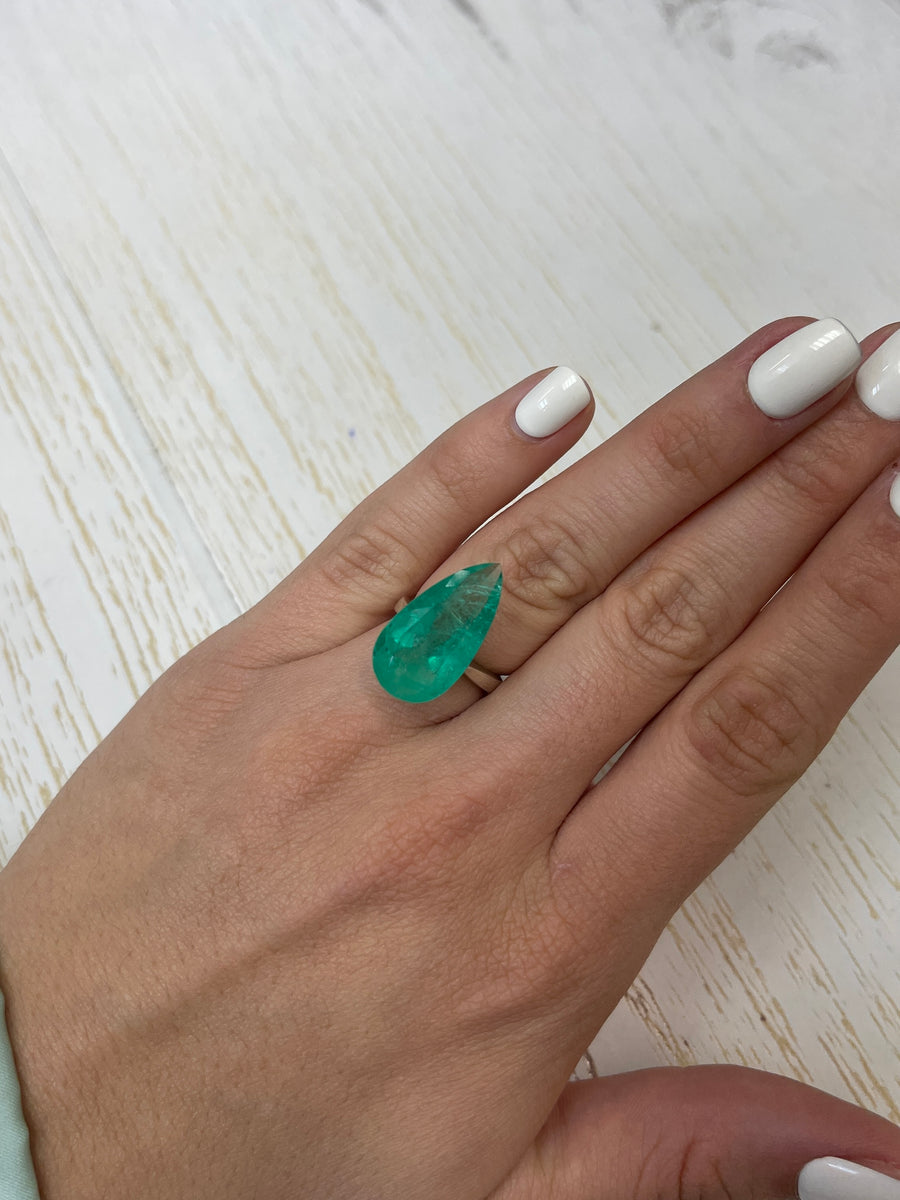 Colombian Emerald - 13.05 Carats - Striking Pear Shape - Apple Green