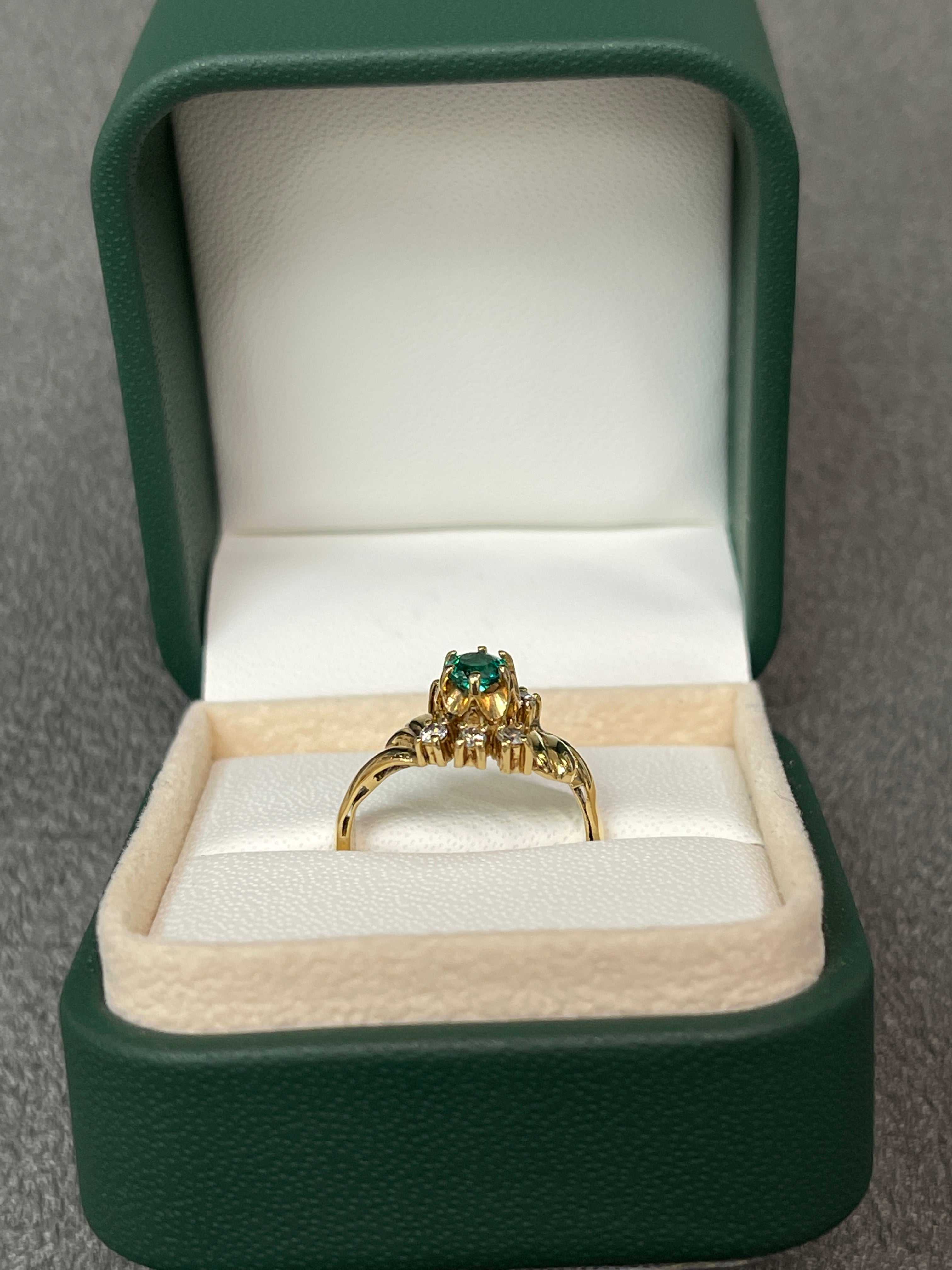 0.36tcw Floral Vintage Emerald & Diamond Ring 18K