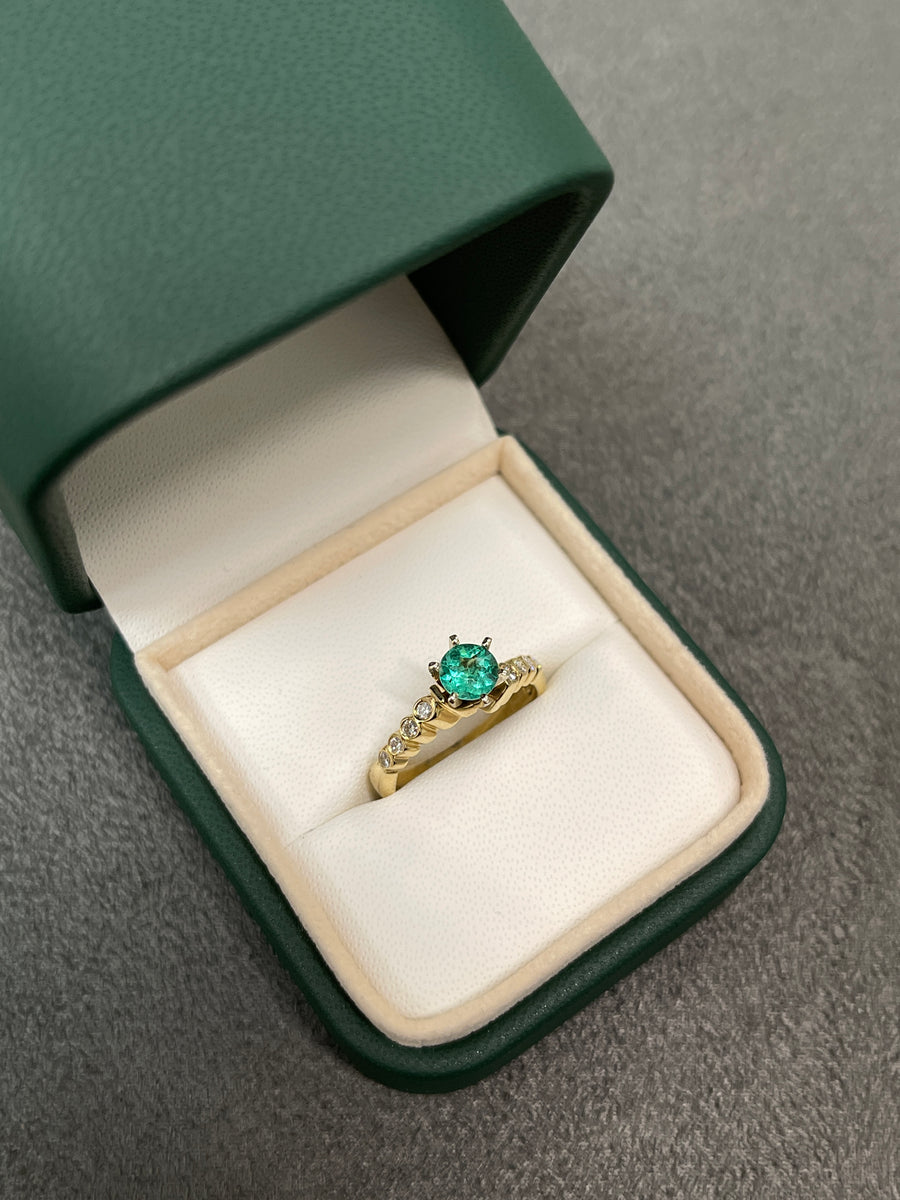 Chic and Sophisticated: Modern Round 0.97tcw 6 Prong Emerald & Bezel Diamond Ring in 14K Gold