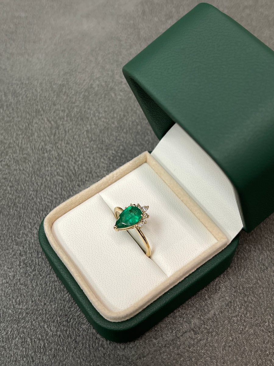 Chic and Sophisticated: Pear Shape Dark Green Emerald & Diamond Tiara 1.51tcw Ring in 14K Gold