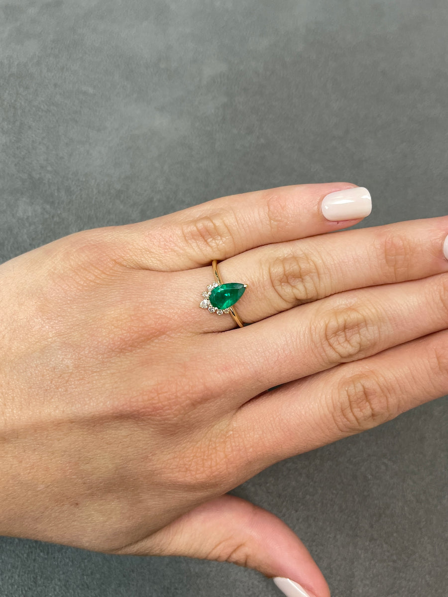 Classic Charm: Pear Shape Dark Green Emerald & Diamond Tiara 1.51tcw 14K Gold Ring