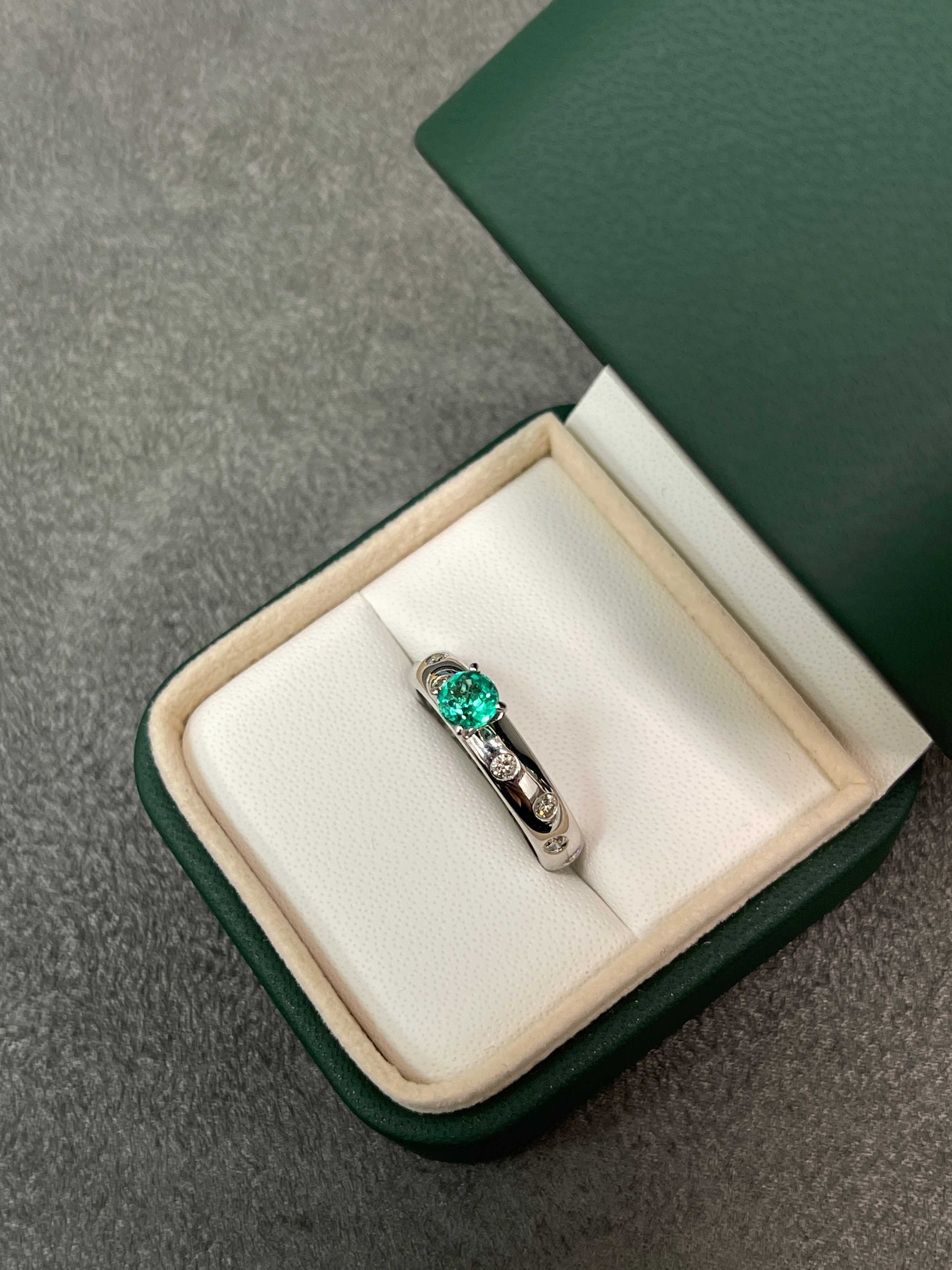1.15tcw Eternity Band Ring Round Colombian Emerald & Diamond Wedding Ring 14K