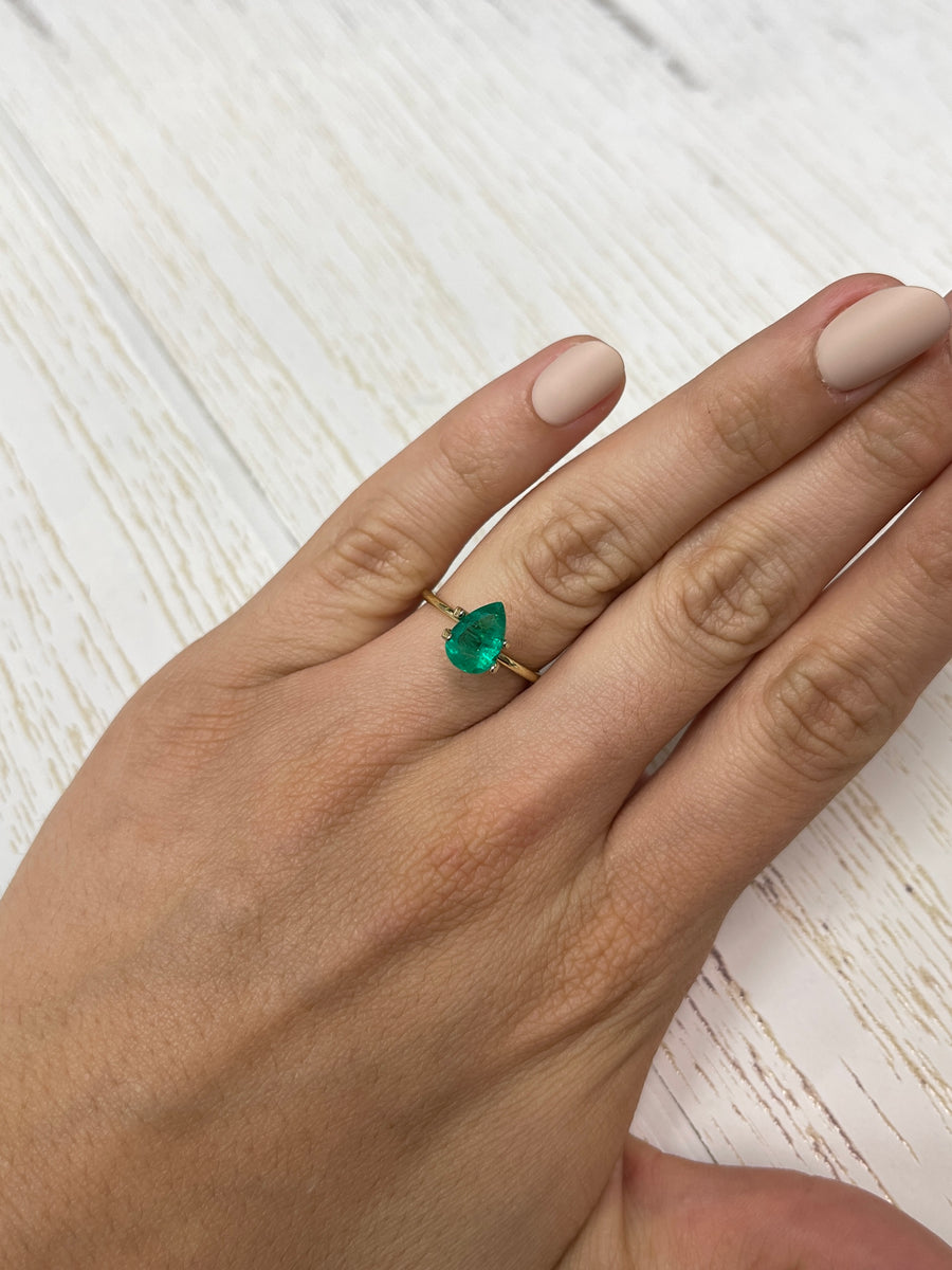 Elegant Medium Green 1.31 Carat Colombian Emerald - Pear-Cut Stone