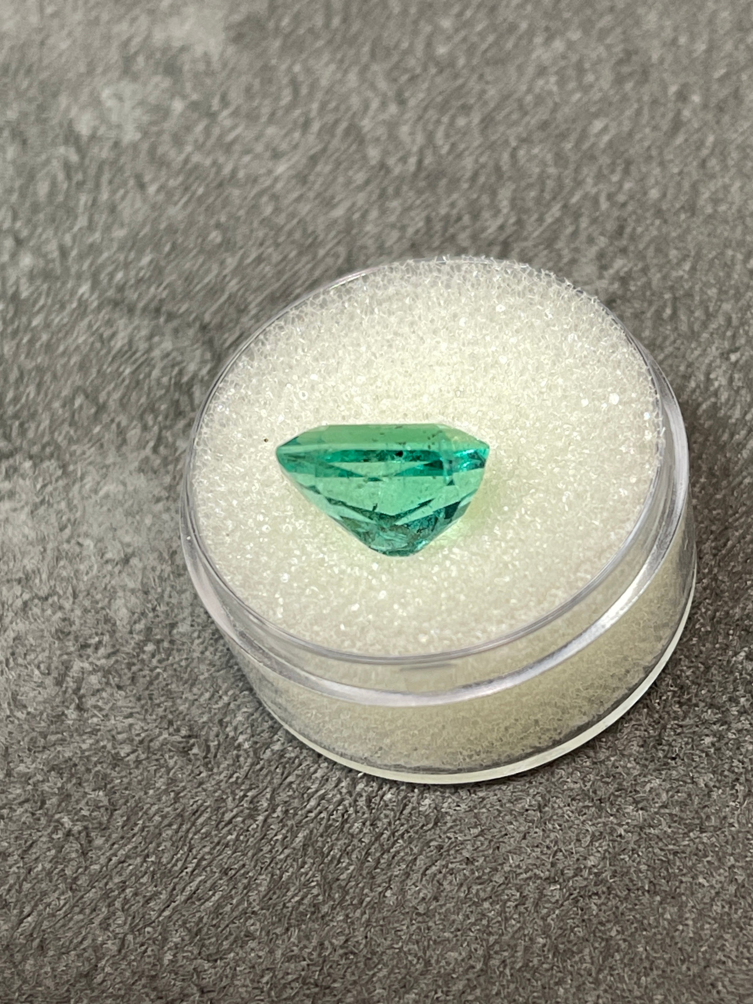 Colombian Emerald Gemstone - 5.115.15 Carats, Classic Emerald Cut