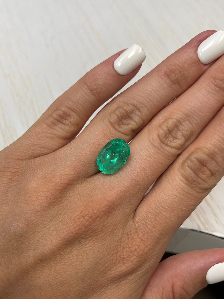 8.64 Carat Freckled Green Colombian Emerald - Exquisite Oval Cut