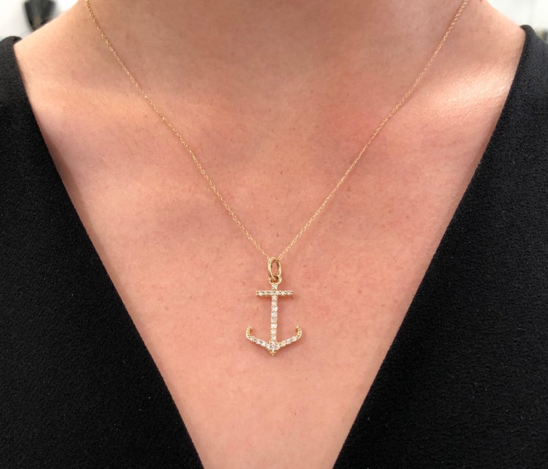 Brilliant Round Anchor Necklace