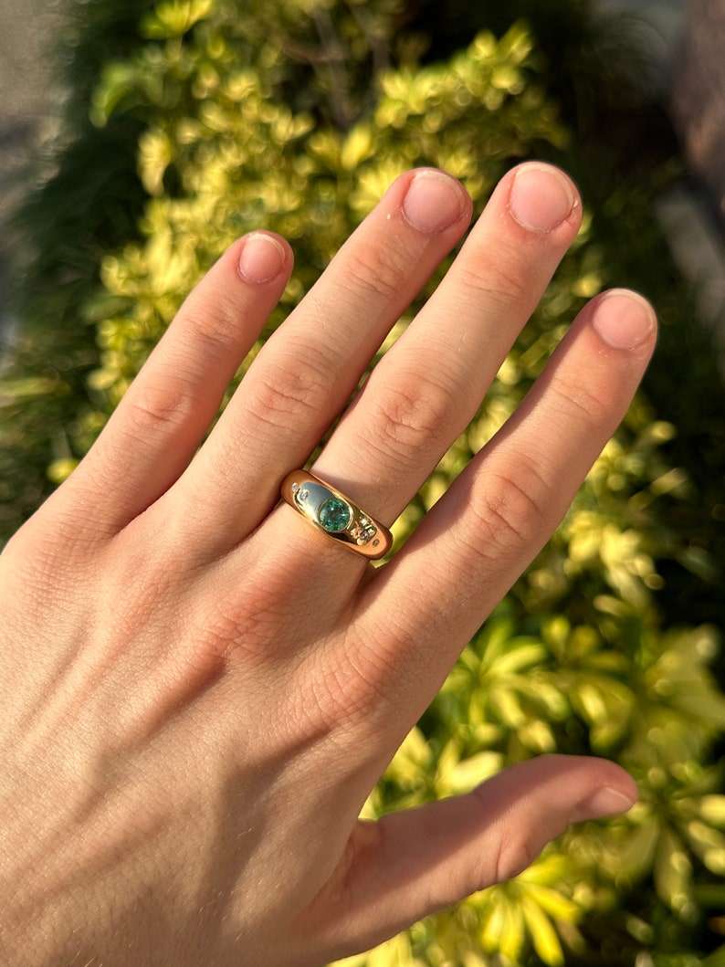 0.80tcw 18K Gold Vivid Round Cut Emerald & Diamond Accent Unisex Statement Ring - JR Colombian Emeralds