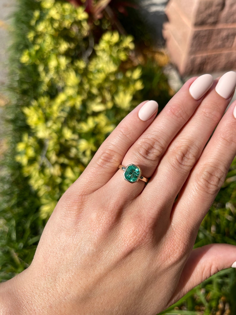 18K Colombian Emerald Bezel Set Solitaire Transparent Ring