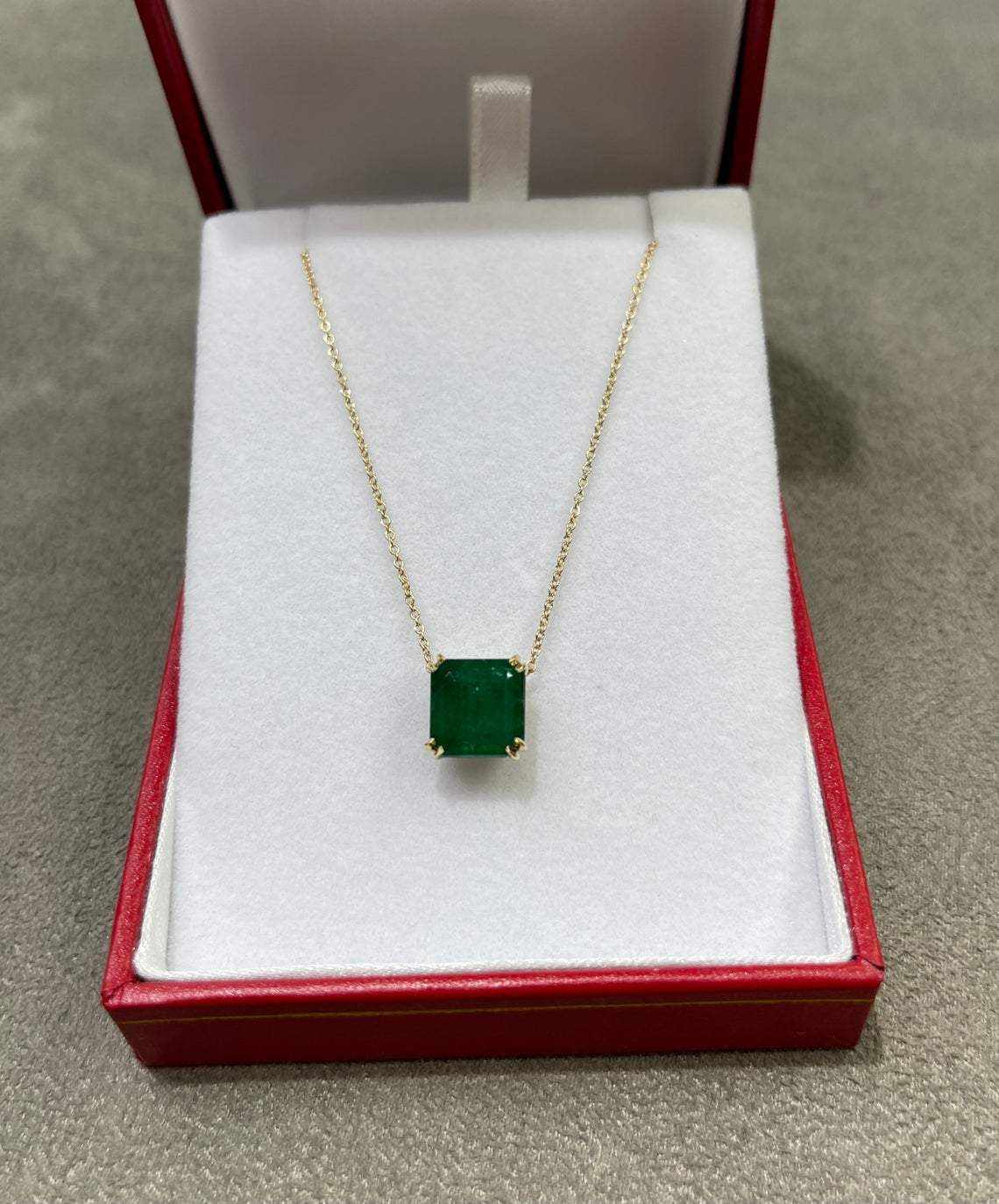 3.10ct 14K Green Solitaire Asscher Cut Stationary Necklace