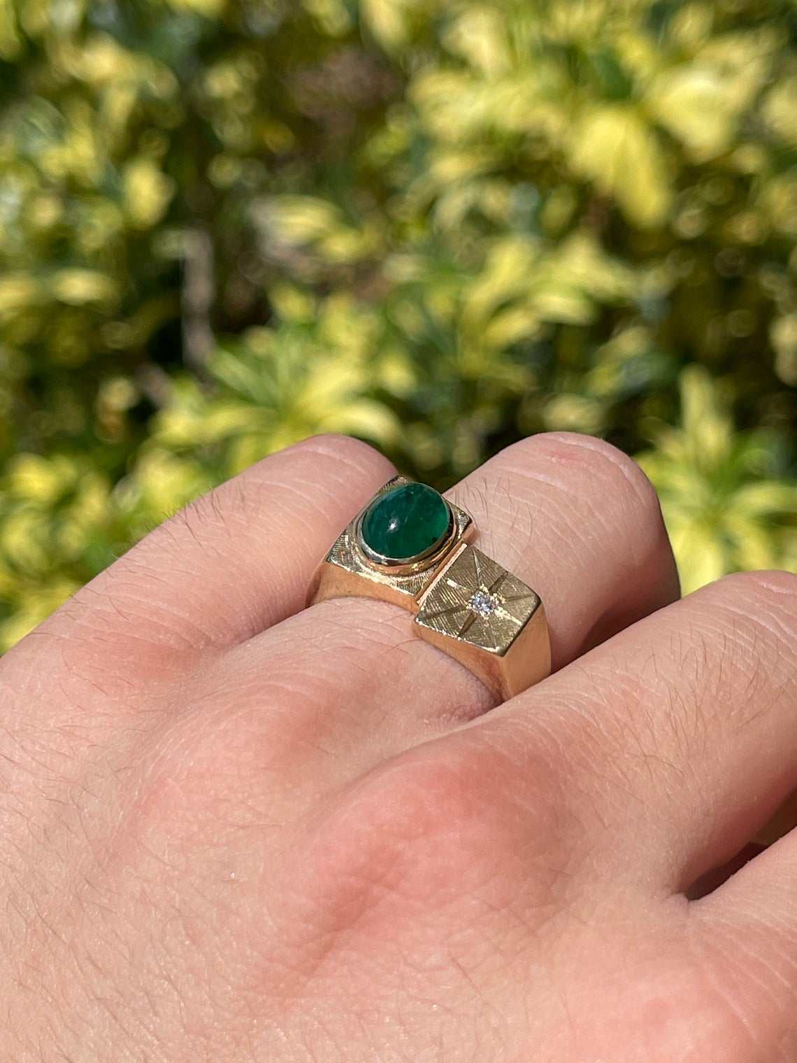 2.69tcw 14K Oval Natural Emerald Cabochon & Diamond Star Ring