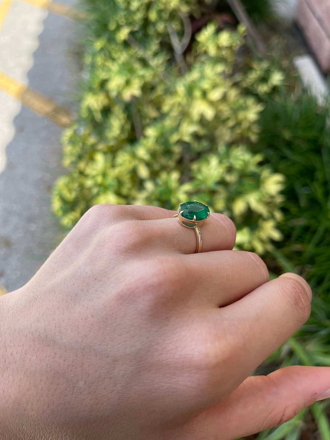 4.39cts 14K Oval Dark Rare Rich Green Emerald Solitaire Gold Ring