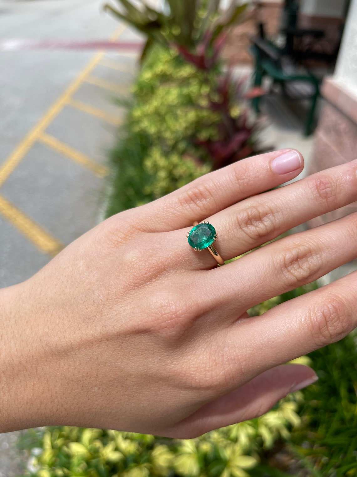 3.25cts 14K Dark Rich Green Oval Emerald Solitaire double prong Ring