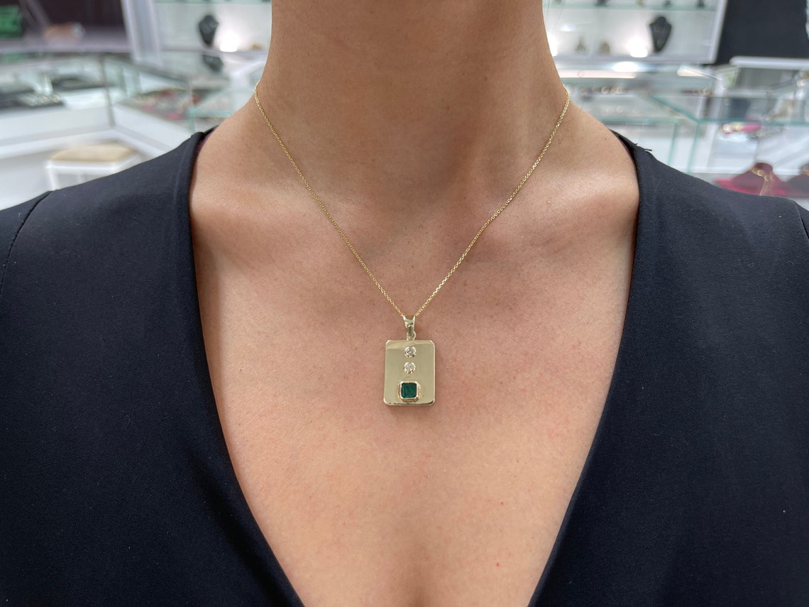 1.05tcw Colombian Emerald on Neck Bezel 14K Yellow Gold Pendant