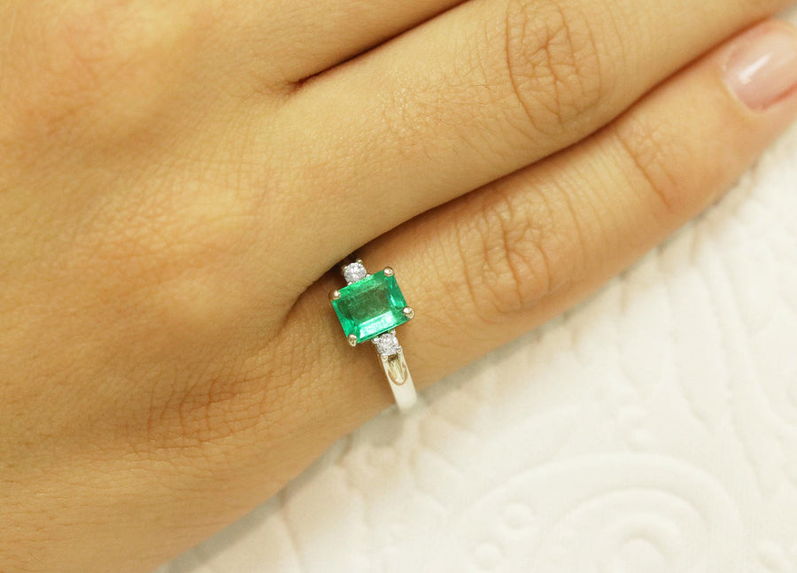 Chic and Timeless: Contemporary 1.60tcw Emerald & Diamond Ring in 14K Gold Setting