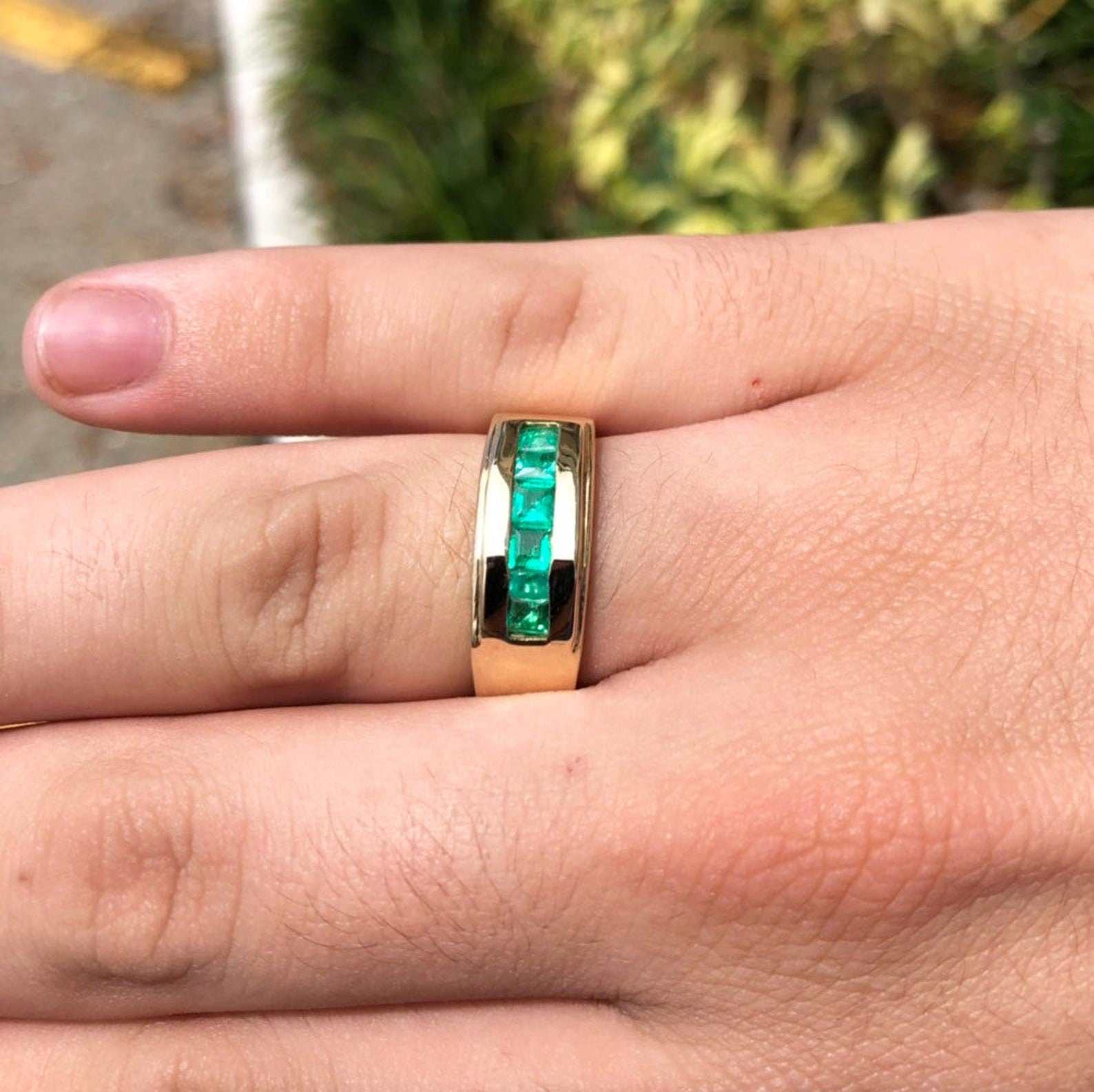 Set Men's Emerald Wedding Band Yellow