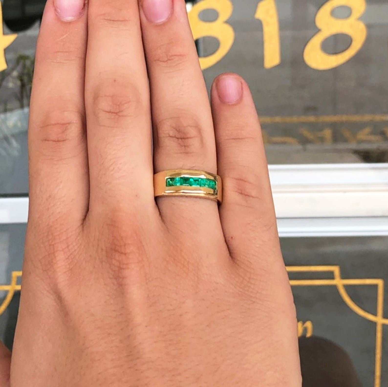 Set Men's Emerald Wedding Band Yellow Gold