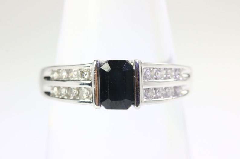 1.21cts 14K Natural Dark Blue Sapphire & Diamond Ring