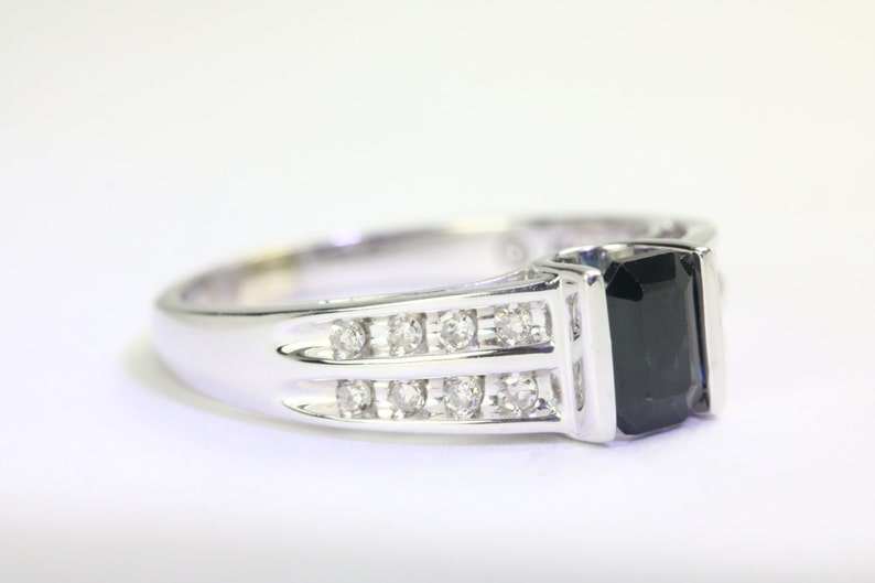 1.21cts 14K Natural Dark Blue Sapphire & Diamond