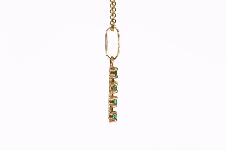 18k Colombian Emerald Round Cut Yellow Gold Cross Pendant
