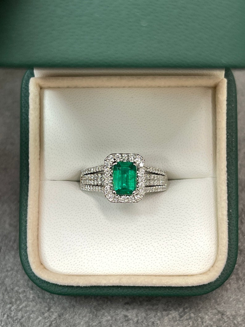 Halo Brilliant Round Statement Ring