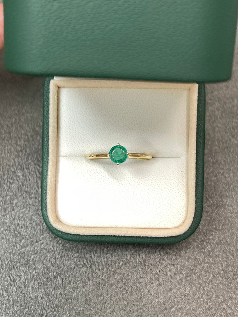 0.30pts 14K Natural Emerald Round Cut Gold Engagement Ring