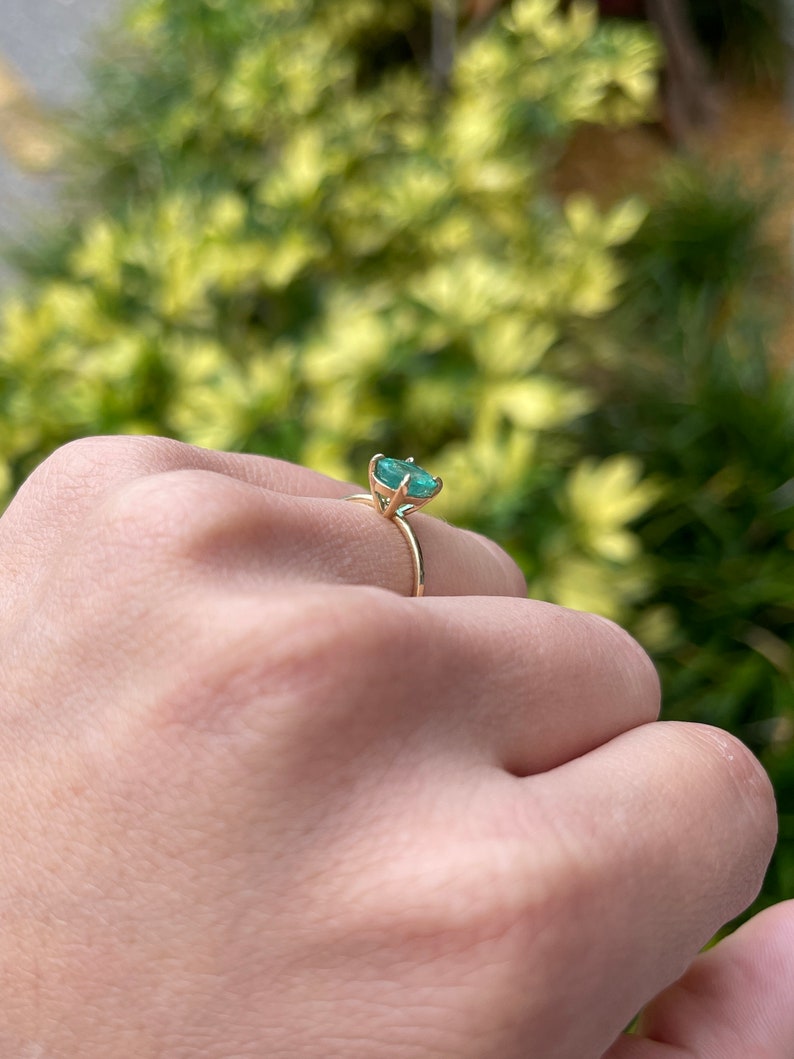 Exquisite Gift: Dainty 1.30cts Emerald Oval Cut Solitaire in 14K Gold Ring