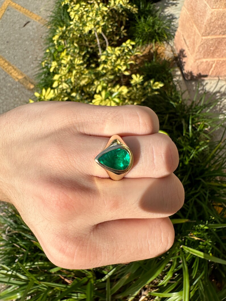 3.55cts 18K AAA+ Bezel Teardrop Gypsy Colombian Emerald Gold Solitaire Pear Ring - JR Colombian Emeralds