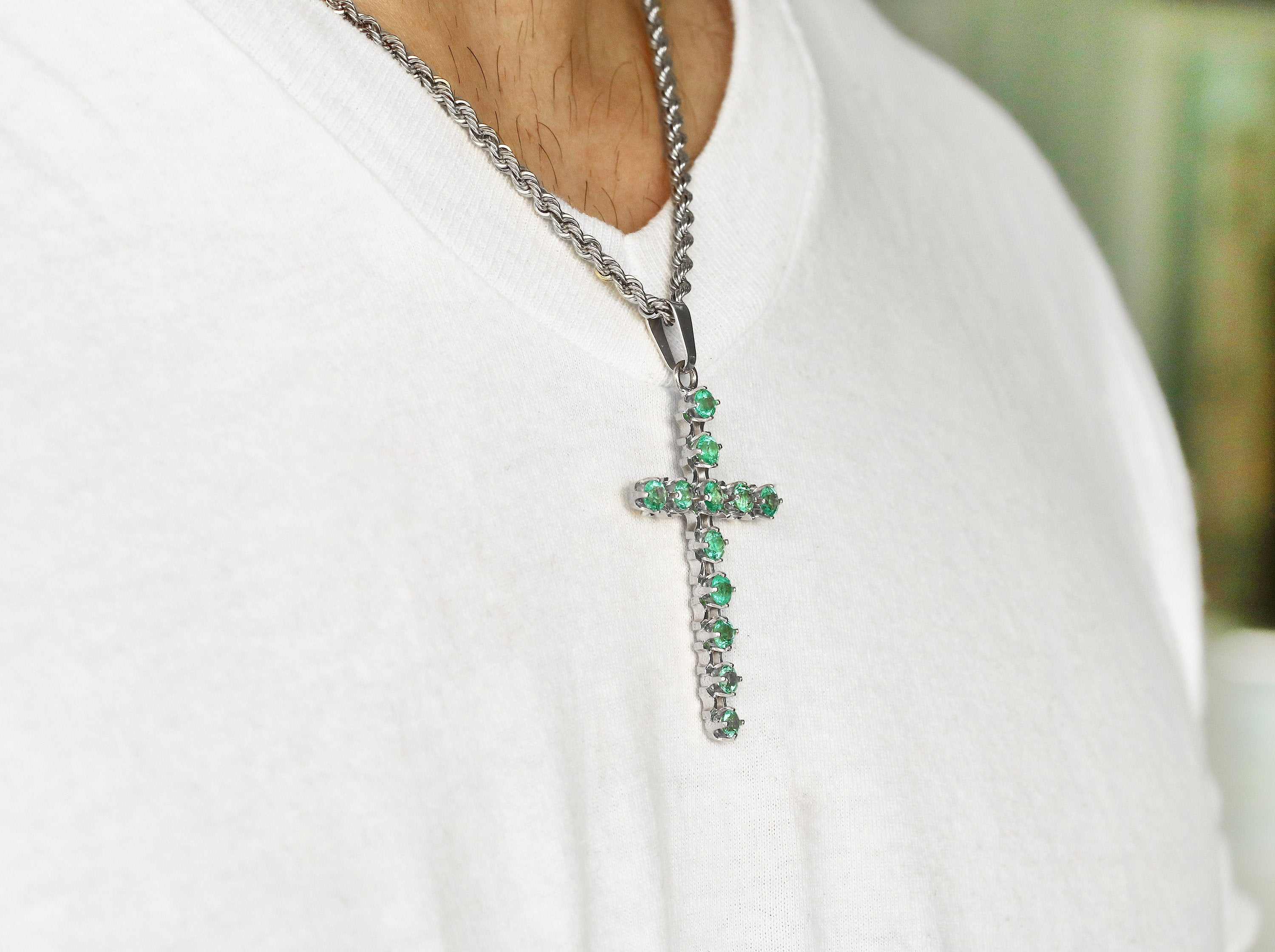 2.50 Carats Rich Green Emerald Classic Cross Tennis Pendant Unisex 14K