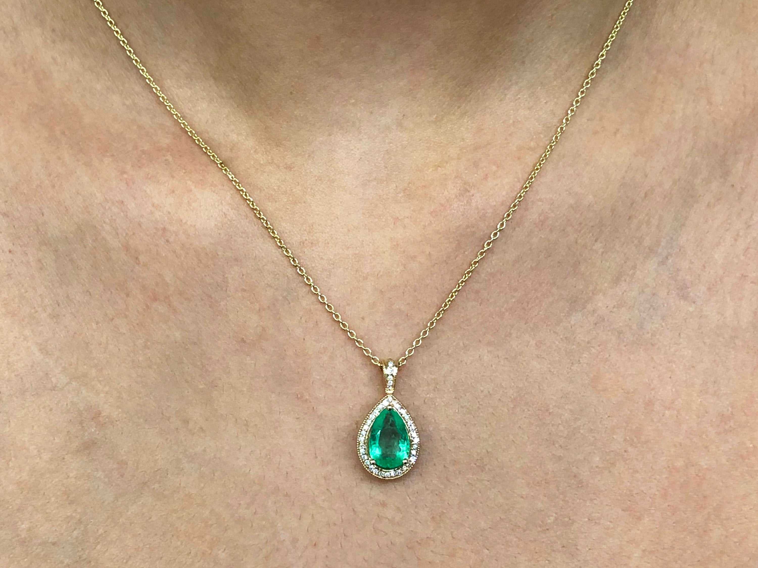 2.50tcw Pear Shape Tear Drop Emerald & Diamond Halo Necklace
